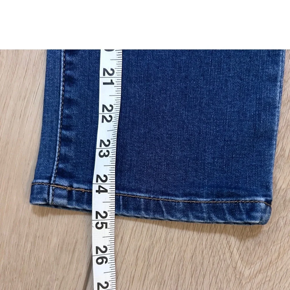 Democracy Ab solution Straight Leg Jeans Medium Wash Blue Size 6 Elastic Waist